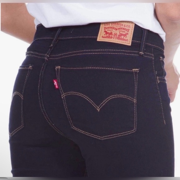 Levi's 710 Super Skinny Navy Blue Jeans. Stretch. Size 28
PERFECT CONDITION! - Picture 3 of 8